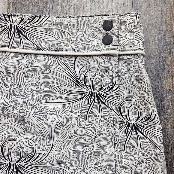 Patagonia Women's Button Out Boardie Skirt 58535 Size 10 Black + White pattern - Picture 3 of 9